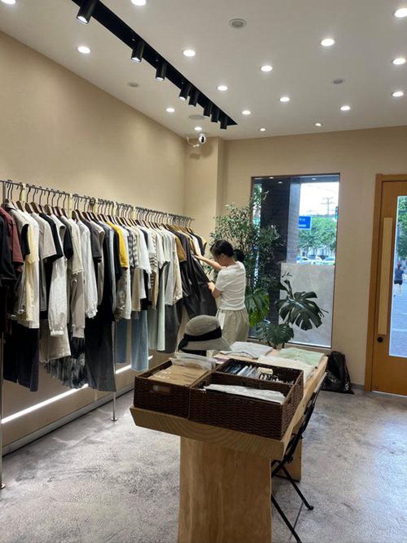上海服装店迎来黄金发展期